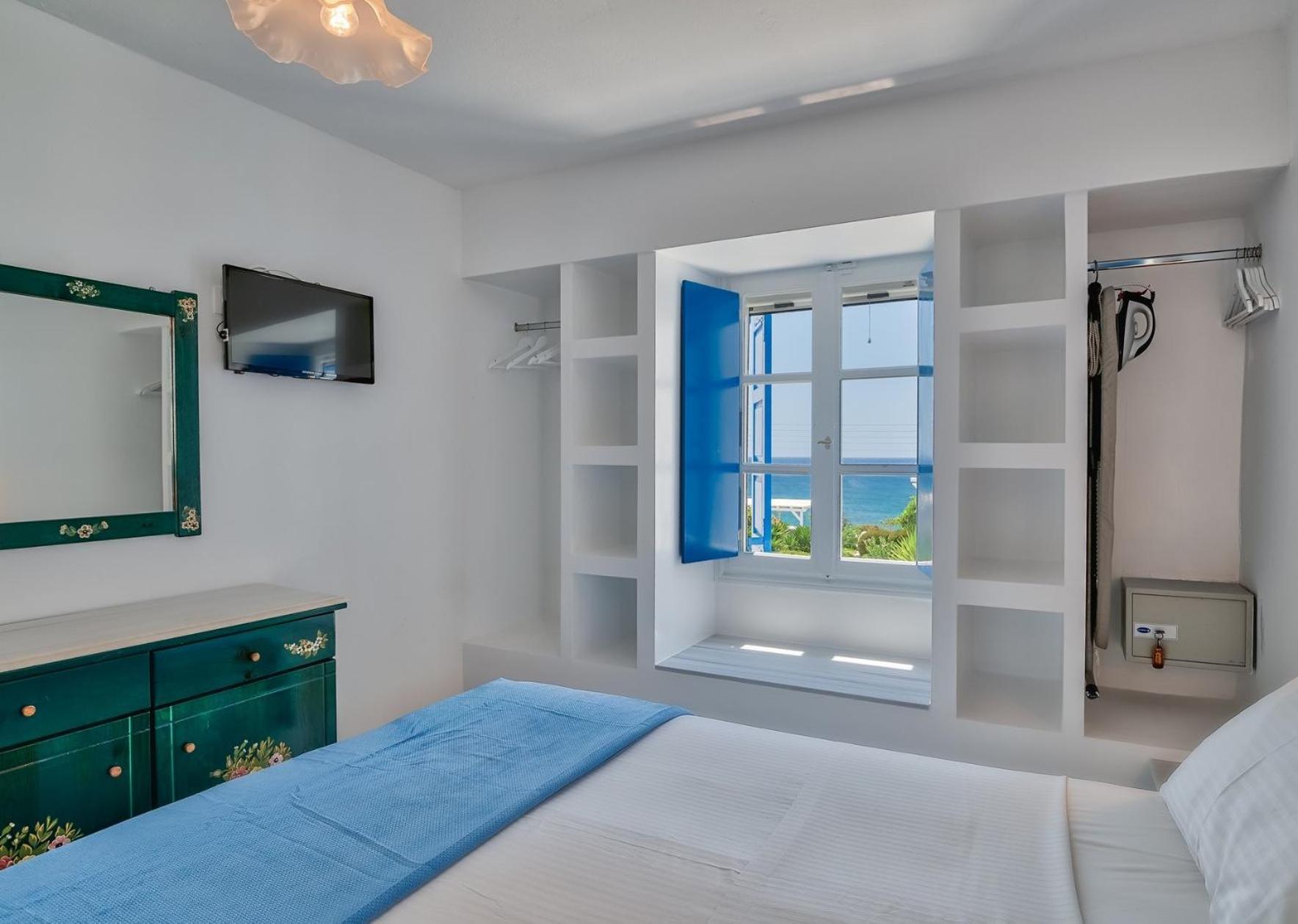 Blue Dolphin Antiparos Villas And Suites Agios Georgios  외부 사진